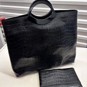 Elegant Black Crocodile-Embossed Women's Bag